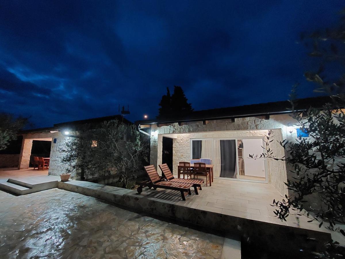 Apartmani Morovi Dvori Drage Exterior foto